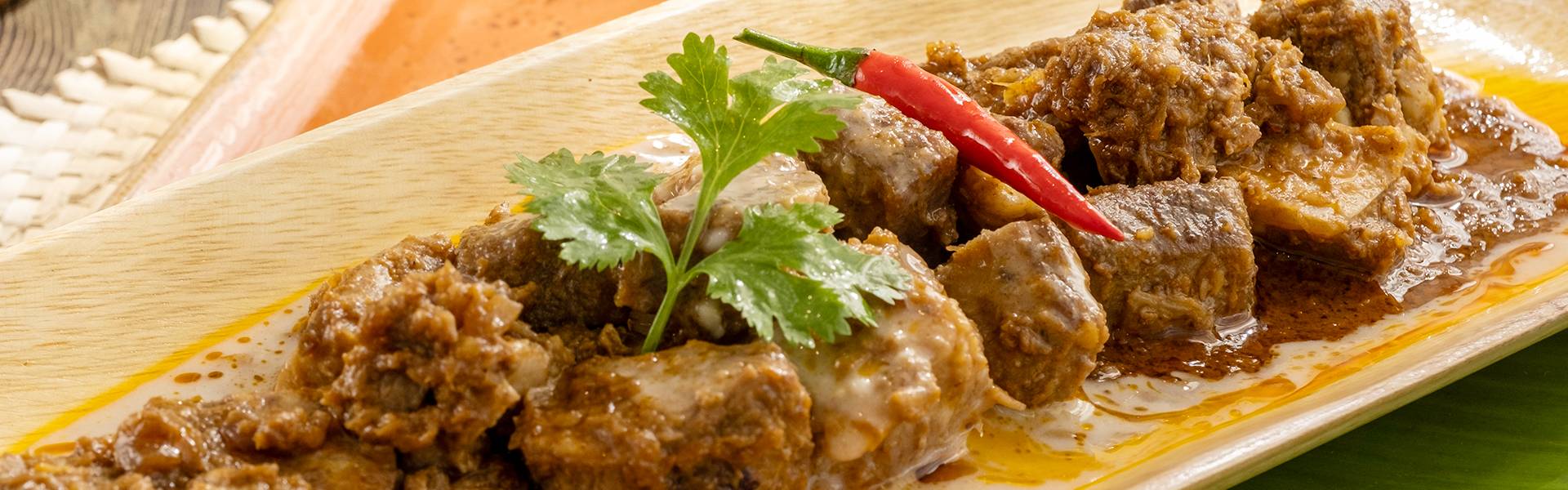 Grilled and braised meat and poultry plates